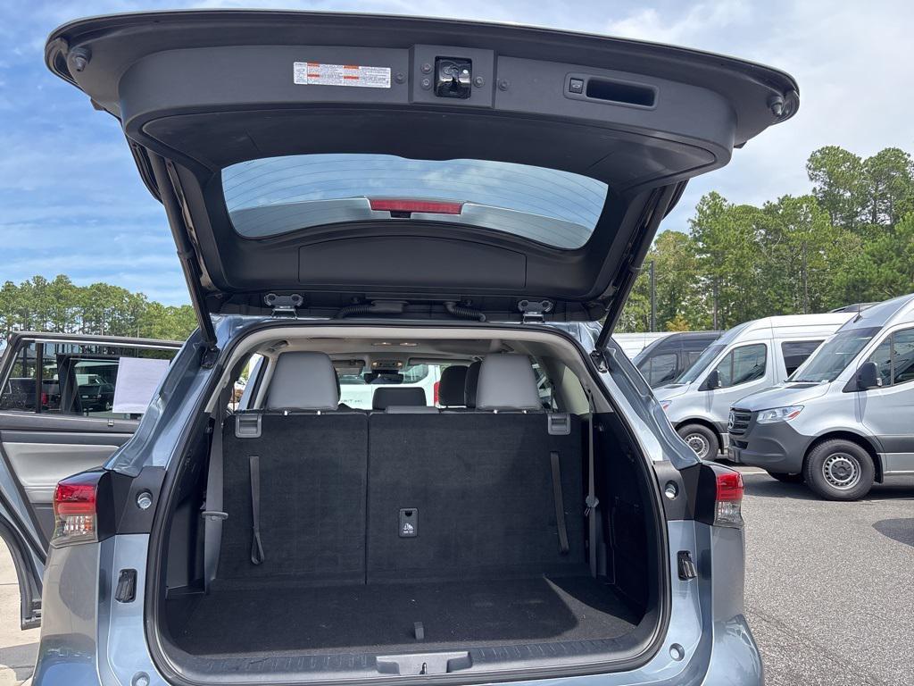 used 2021 Toyota Highlander car, priced at $31,988