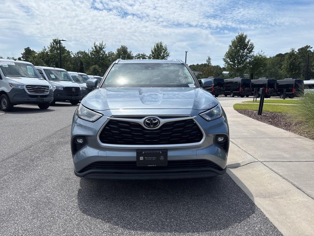 used 2021 Toyota Highlander car, priced at $31,988