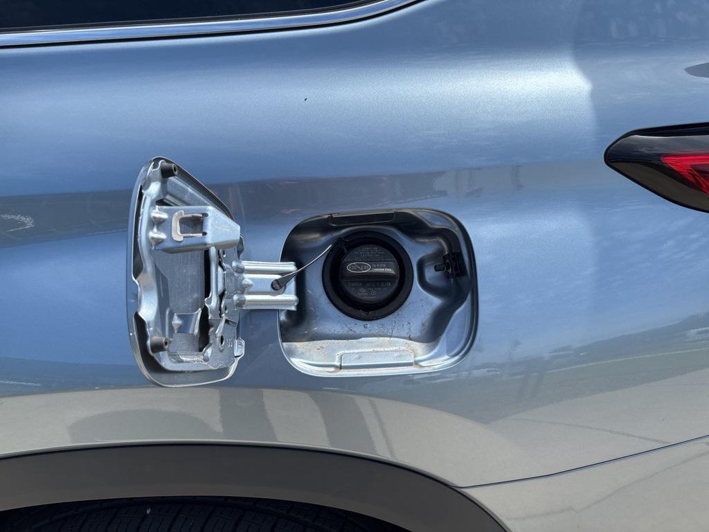 used 2021 Toyota Highlander car, priced at $31,988