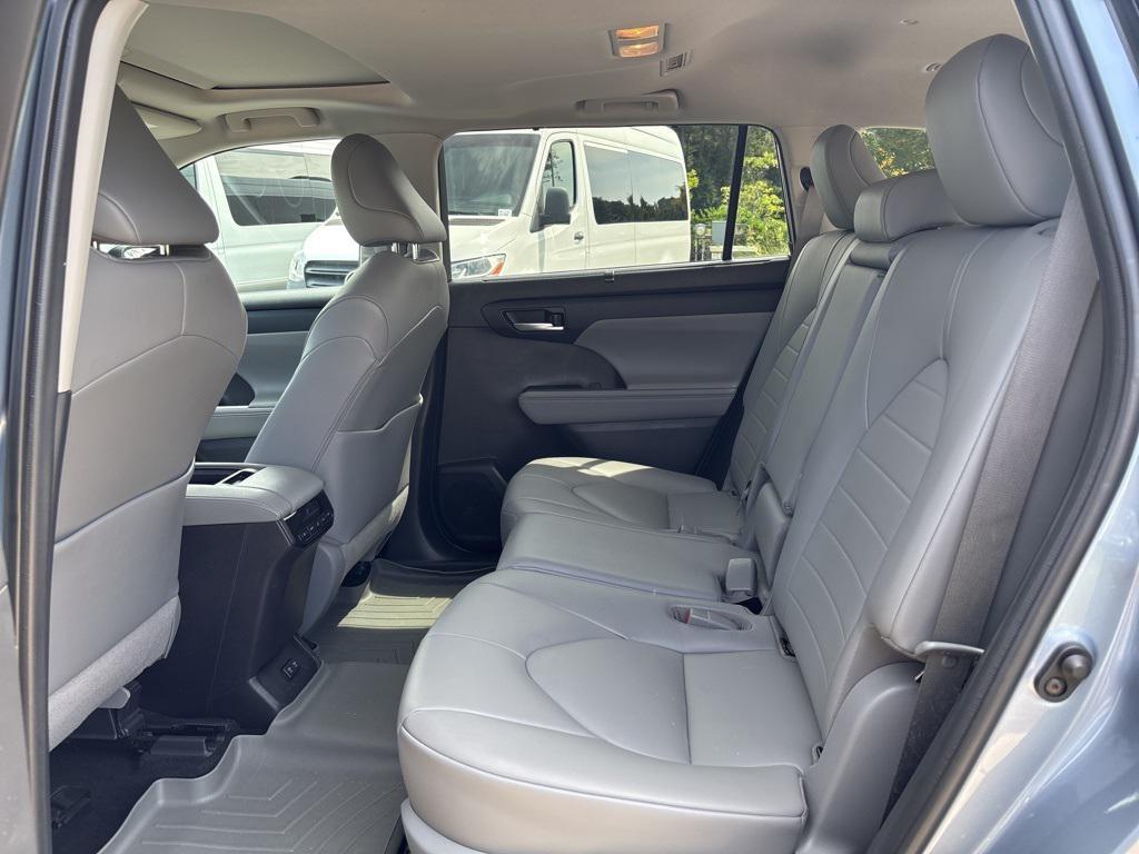 used 2021 Toyota Highlander car, priced at $31,988