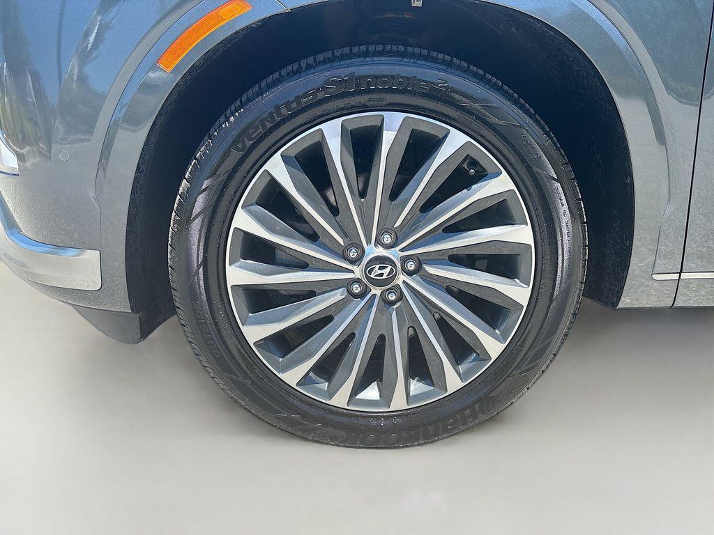 used 2024 Hyundai Palisade car, priced at $37,499