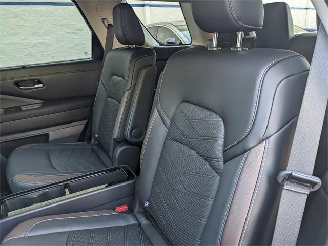 new 2025 Nissan Pathfinder car, priced at $41,734