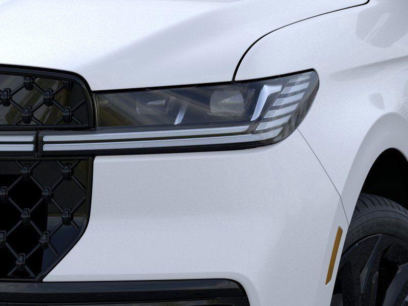 new 2025 Lincoln Navigator car, priced at $124,200