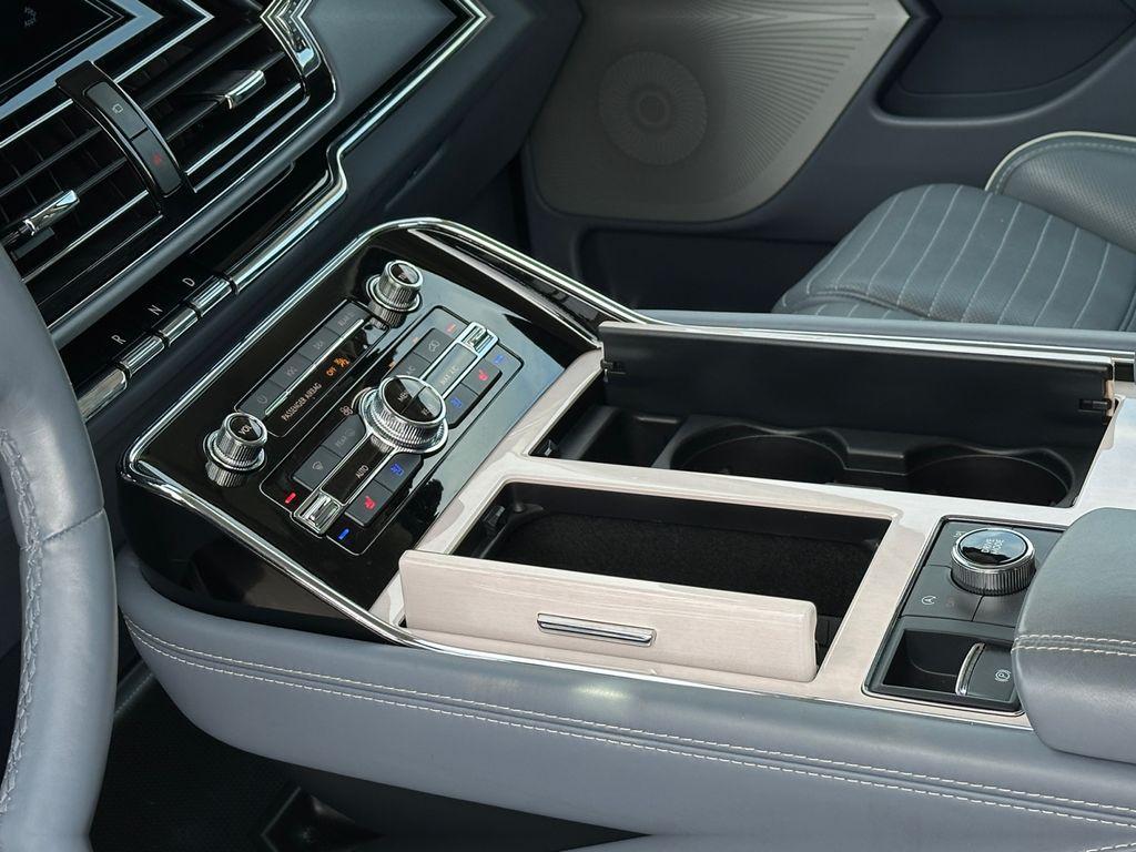 used 2022 Lincoln Navigator L car, priced at $68,497