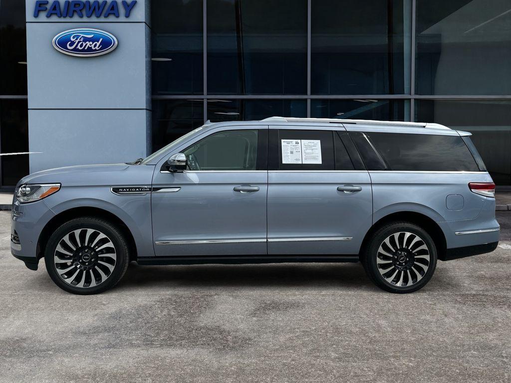 used 2022 Lincoln Navigator L car, priced at $68,497