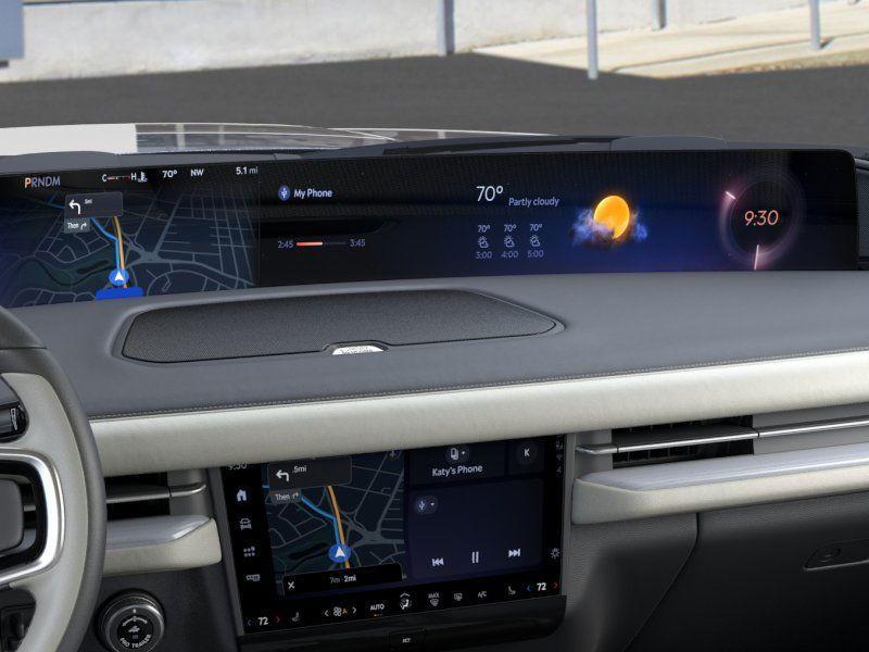 new 2025 Lincoln Navigator car, priced at $101,090