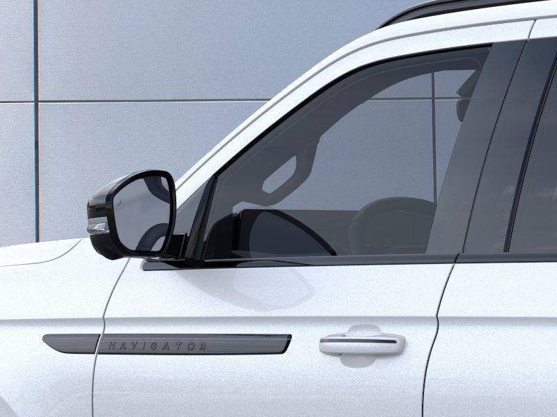 new 2025 Lincoln Navigator car, priced at $104,435