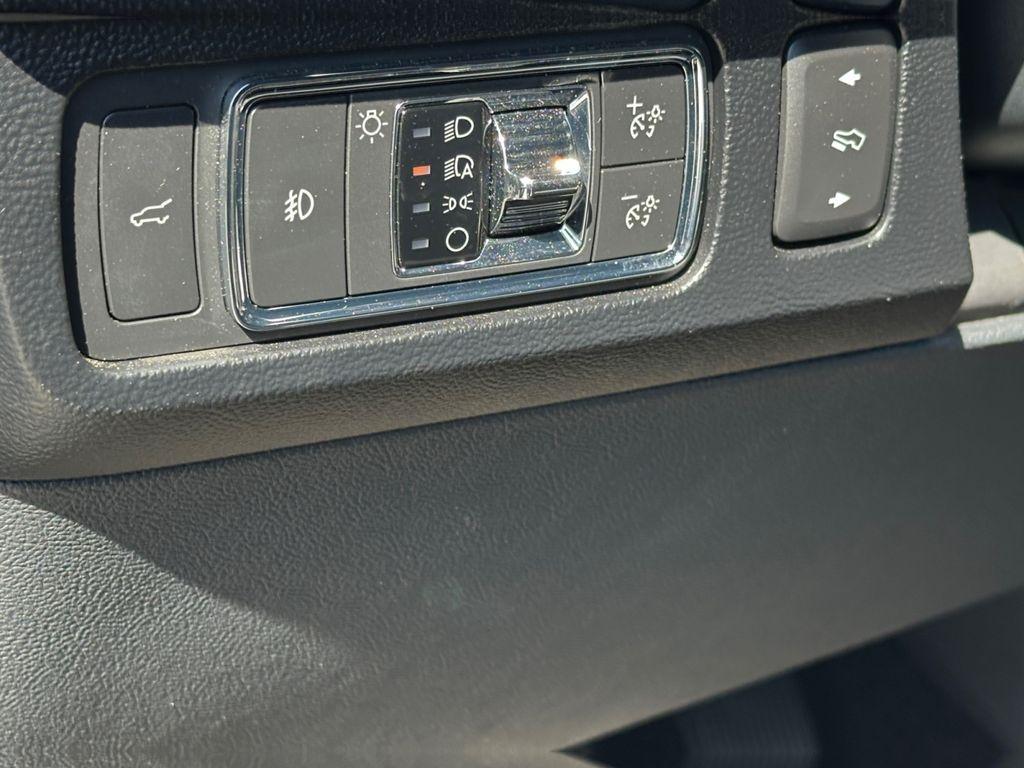 used 2022 Lincoln Navigator car, priced at $54,396