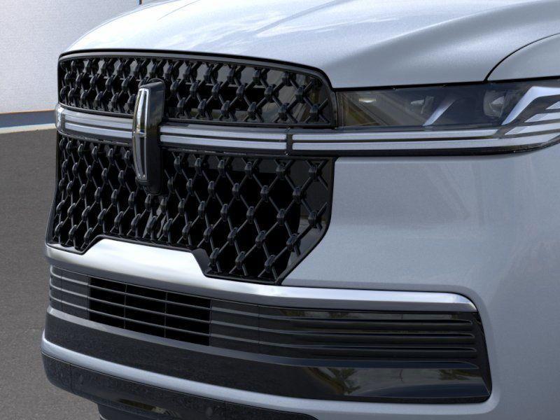 new 2025 Lincoln Navigator car, priced at $107,340