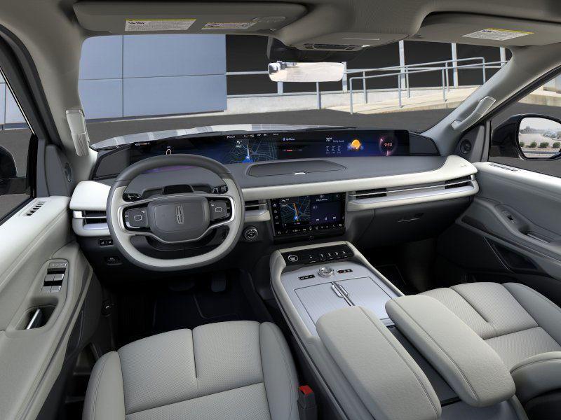 new 2025 Lincoln Navigator car, priced at $98,740