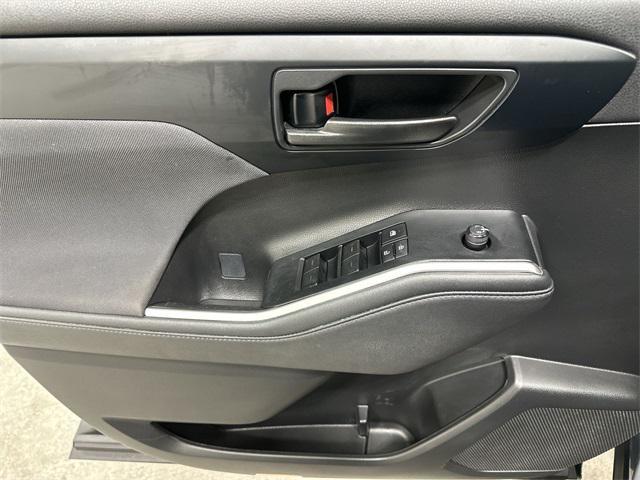 used 2023 Toyota Highlander car, priced at $31,000