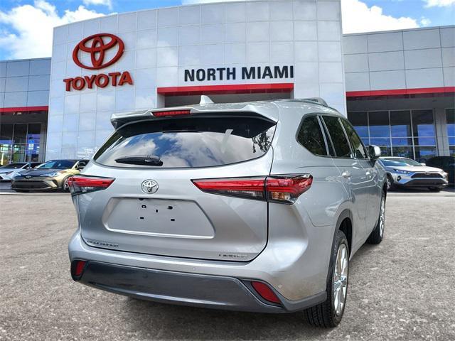 used 2023 Toyota Highlander car, priced at $31,204