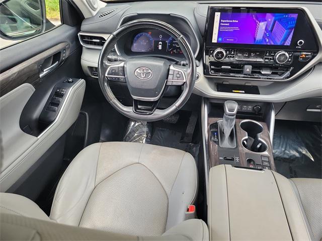 used 2023 Toyota Highlander car, priced at $31,204