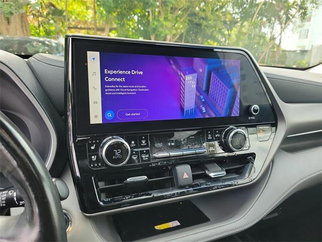 used 2023 Toyota Highlander car, priced at $31,204