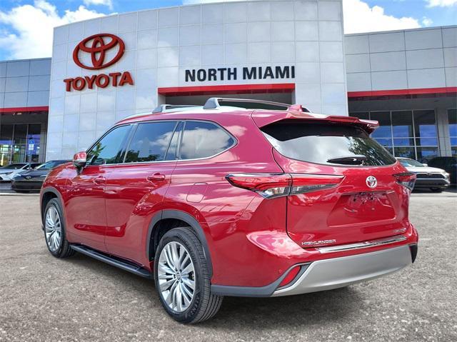 used 2023 Toyota Highlander car, priced at $36,999