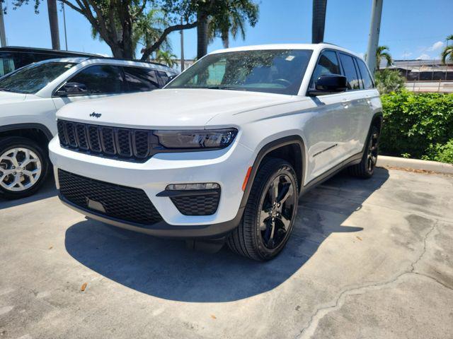 used 2024 Jeep Grand Cherokee car, priced at $32,989