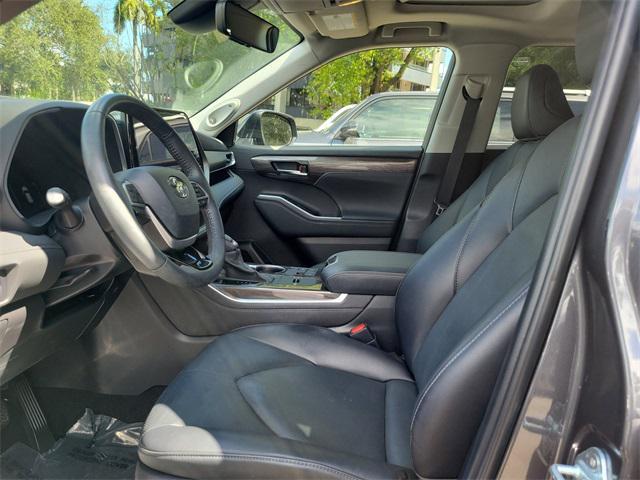 used 2024 Toyota Highlander car, priced at $41,994