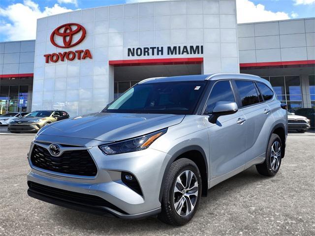 used 2025 Toyota Highlander Hybrid car, priced at $41,085