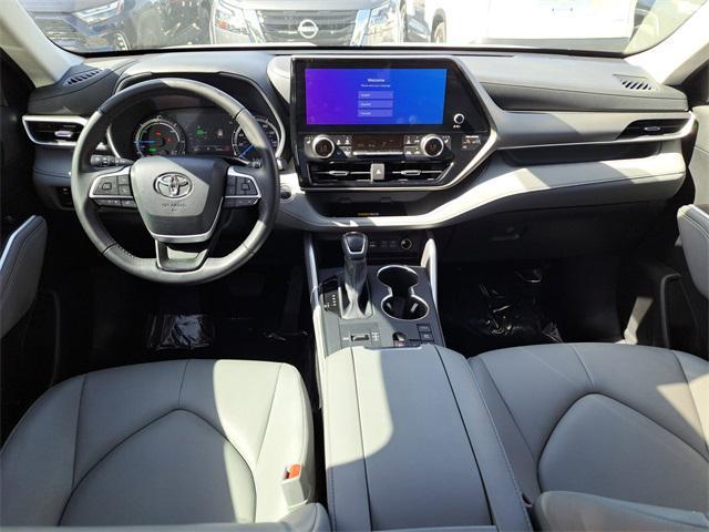 used 2025 Toyota Highlander Hybrid car, priced at $41,085