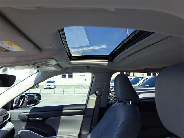 used 2025 Toyota Highlander Hybrid car, priced at $41,085
