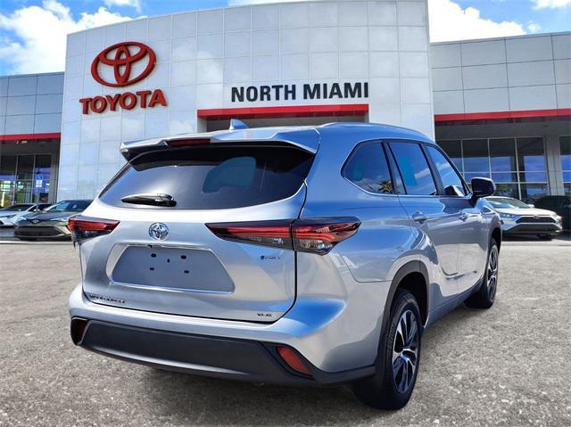 used 2025 Toyota Highlander Hybrid car, priced at $41,085