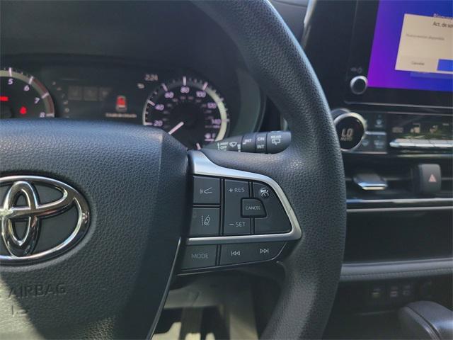 used 2023 Toyota Highlander car, priced at $29,750