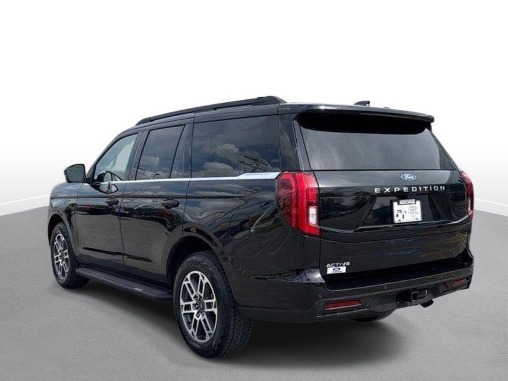 used 2025 Ford Expedition car, priced at $58,000