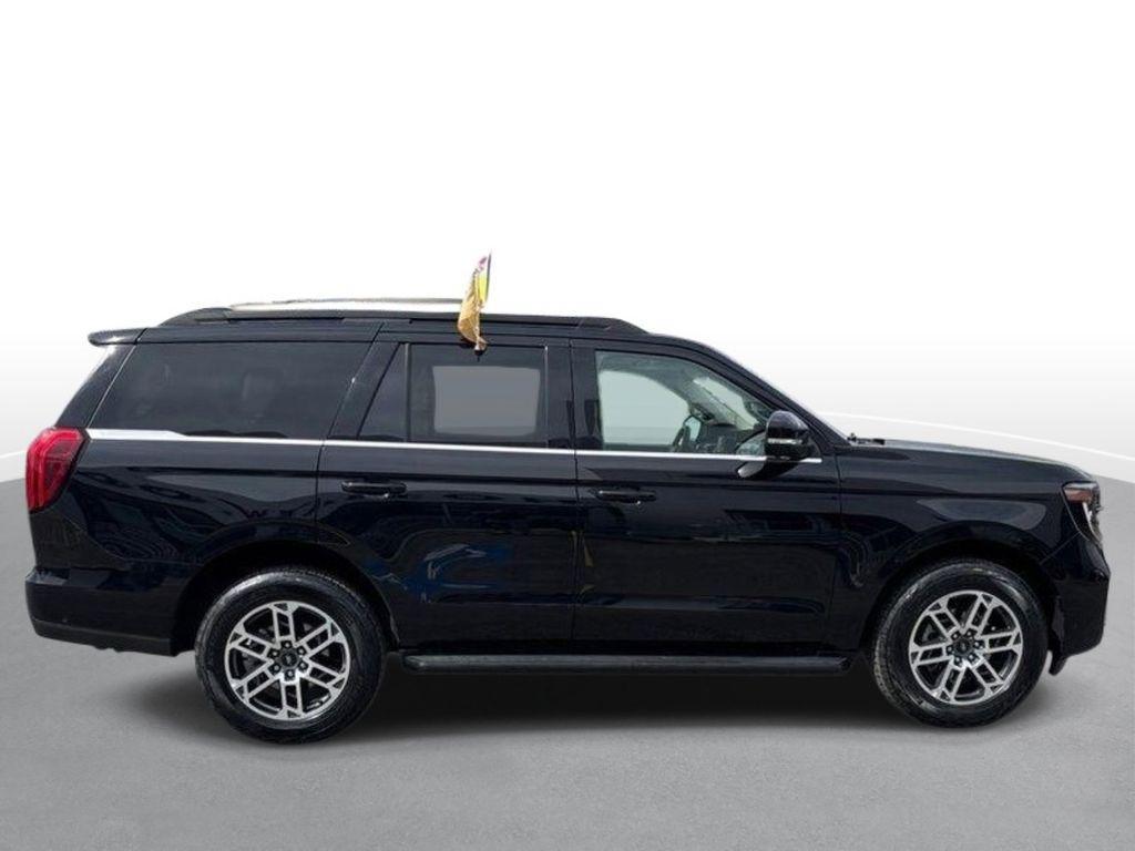 used 2025 Ford Expedition car, priced at $58,000