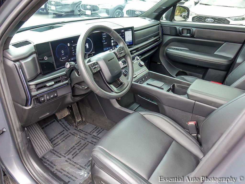 used 2025 Hyundai Santa Fe car, priced at $39,000