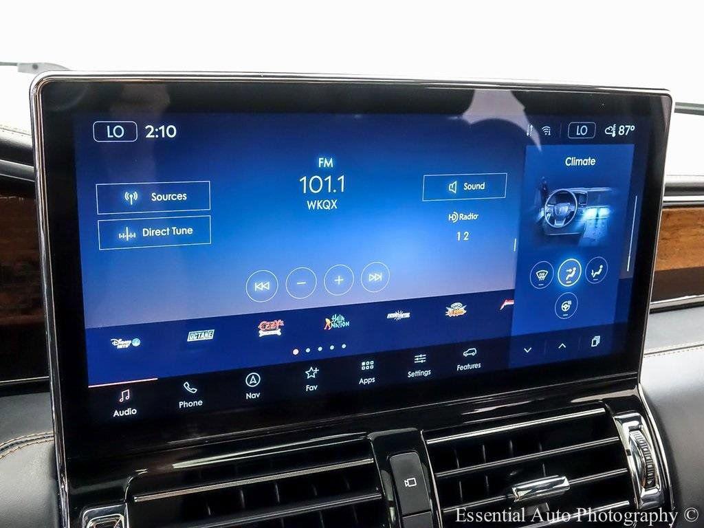 used 2022 Lincoln Navigator car, priced at $46,495