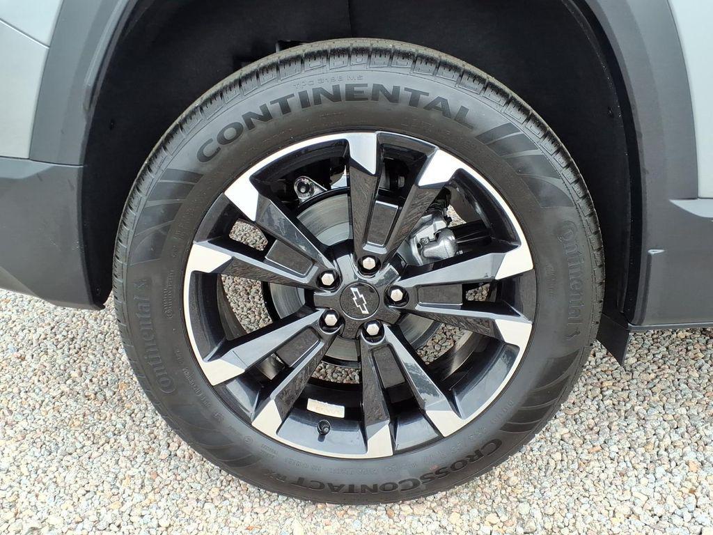 new 2026 Chevrolet Equinox car, priced at $39,025