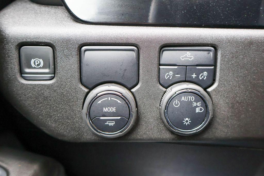 used 2025 Chevrolet Silverado 1500 car, priced at $35,608