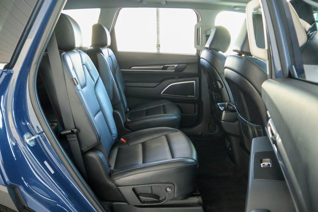 used 2025 Kia Telluride car, priced at $35,168