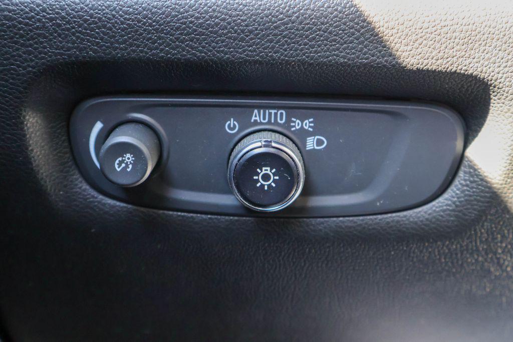 used 2022 Chevrolet Traverse car, priced at $22,648