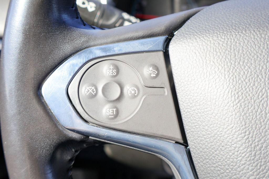 used 2022 Chevrolet Traverse car, priced at $22,648