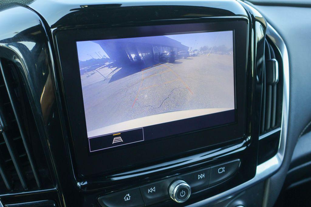 used 2022 Chevrolet Traverse car, priced at $22,648
