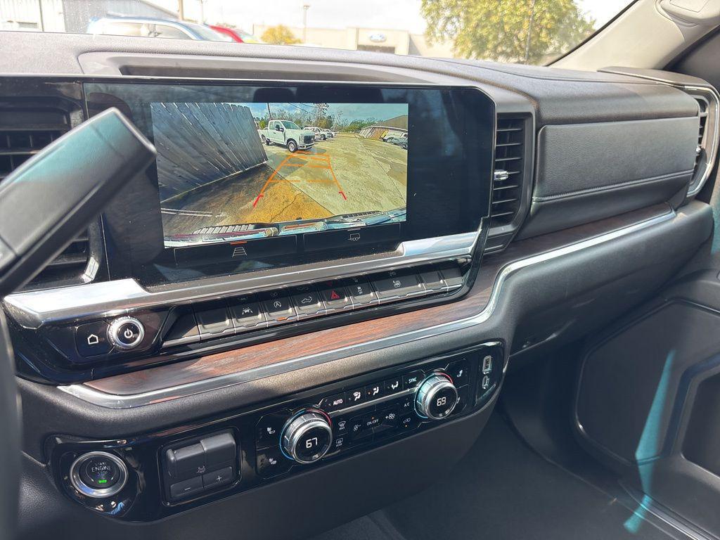 used 2025 GMC Sierra 1500 car, priced at $41,840