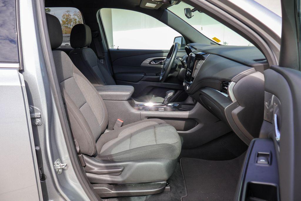 used 2023 Chevrolet Traverse car, priced at $27,264