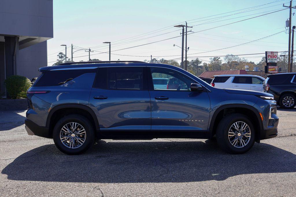 used 2025 Chevrolet Traverse car, priced at $36,175