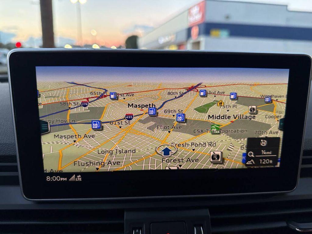 Audi SQ5 view 30