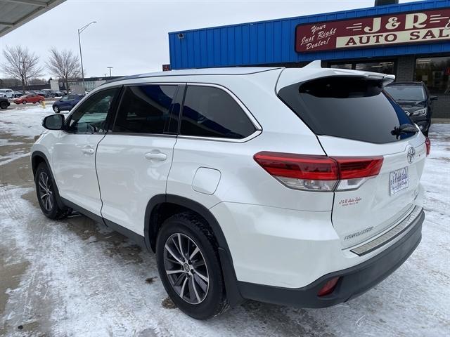 used 2019 Toyota Highlander car, priced at $20,995