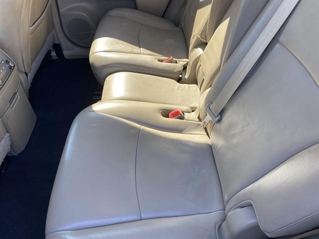 used 2013 Toyota Highlander car, priced at $12,995