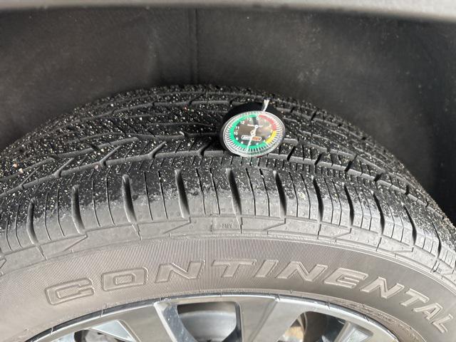 used 2023 Chevrolet Traverse car, priced at $37,100