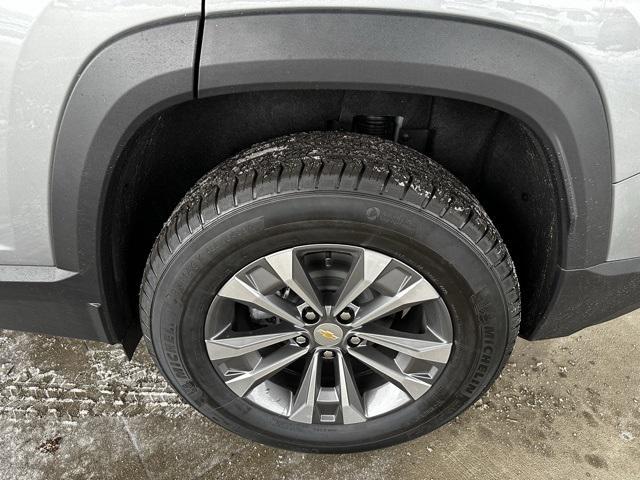 new 2026 Chevrolet Equinox car, priced at $31,860