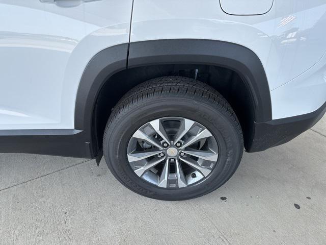 new 2026 Chevrolet Equinox car, priced at $30,845