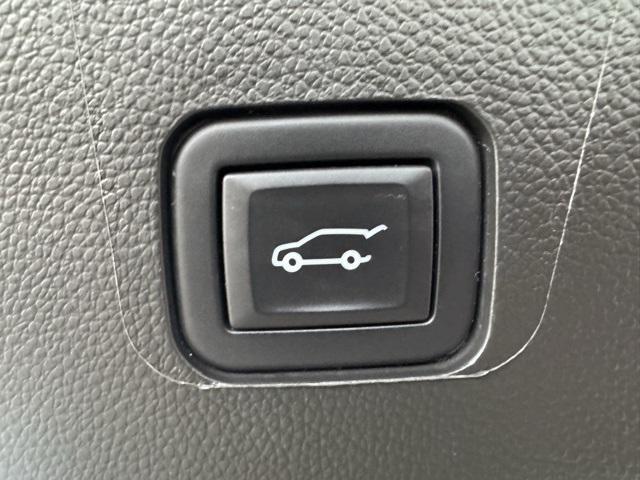 used 2023 Chevrolet Traverse car, priced at $38,000