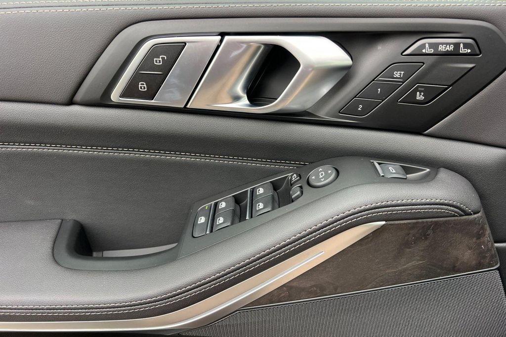 new 2026 BMW X7 car, priced at $96,870