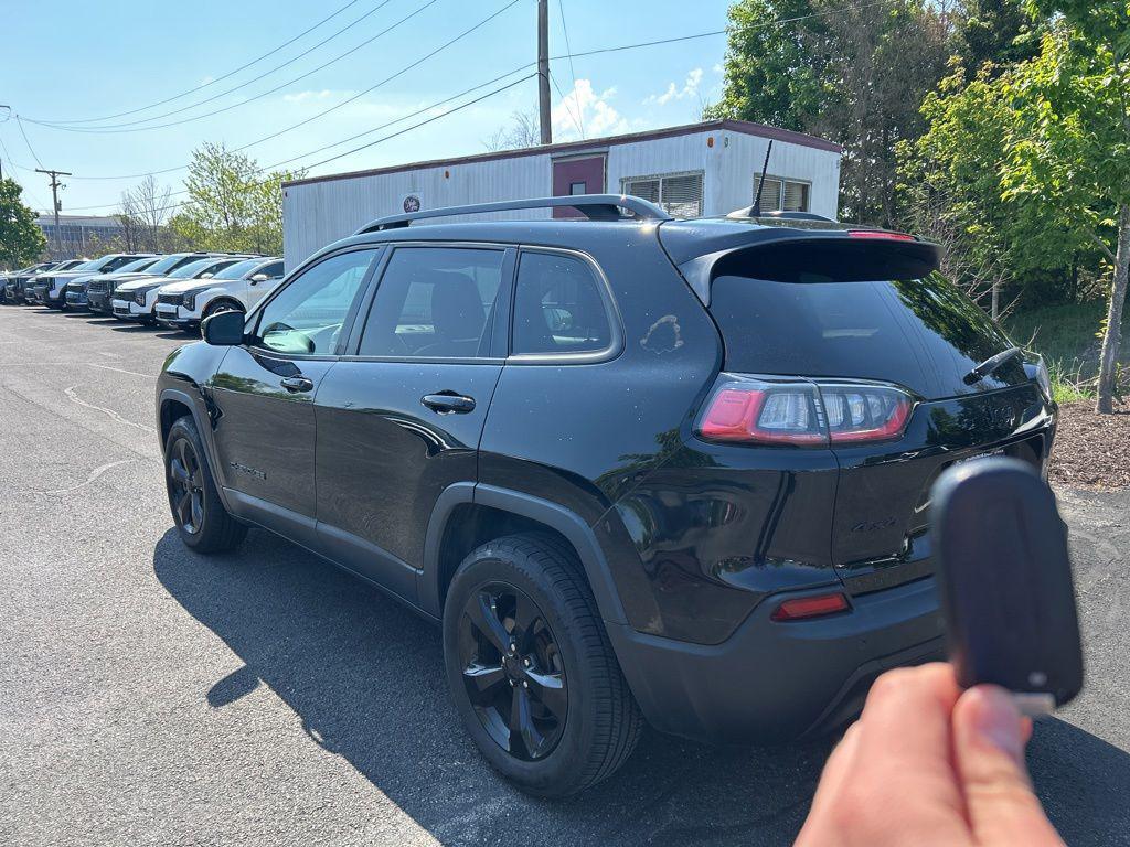 used 2019 Jeep Cherokee car, priced at $14,039