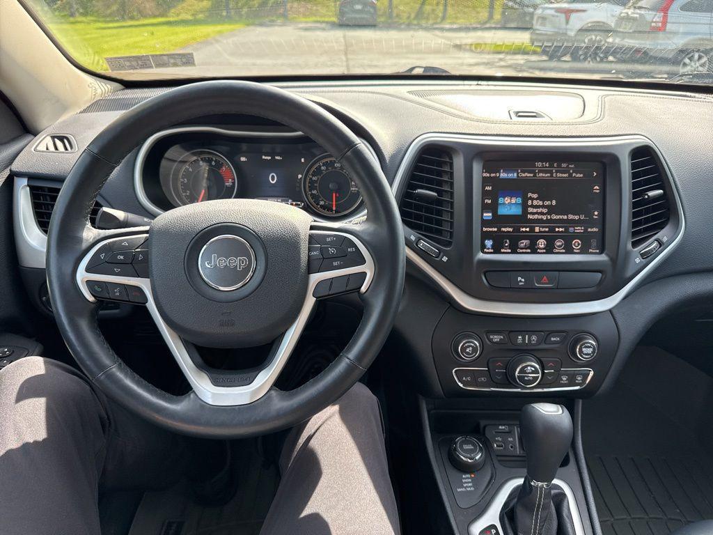 used 2016 Jeep Cherokee car, priced at $13,061