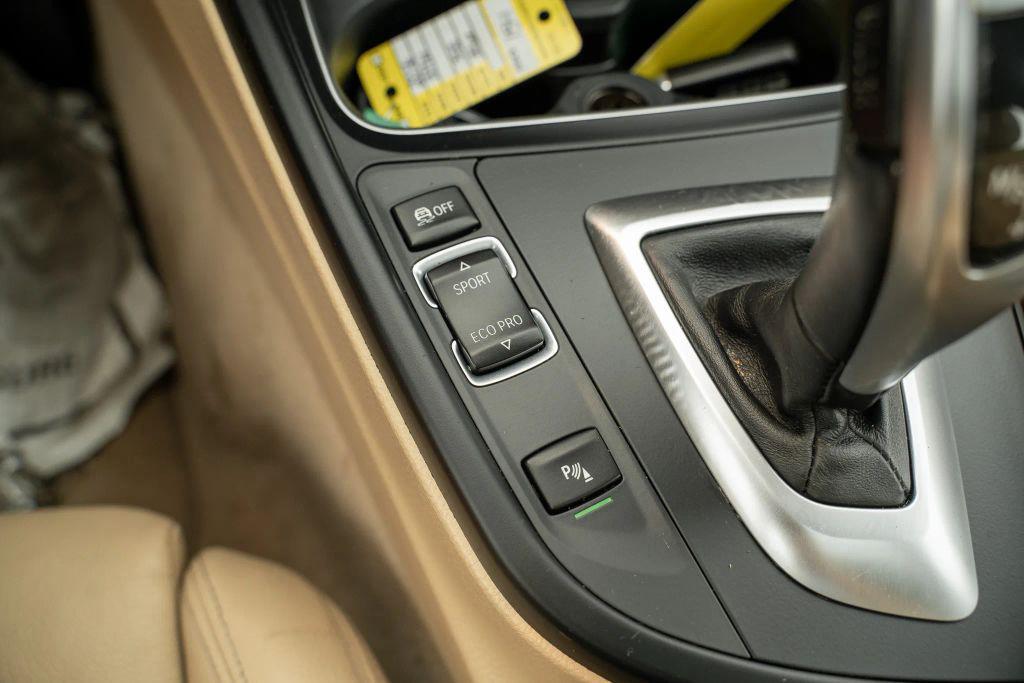 BMW 3 Series view 30